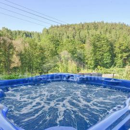 Ski/Bike Villa Sapporo ⃰ ⃰ ⃰, viešbutis mieste Kraslice