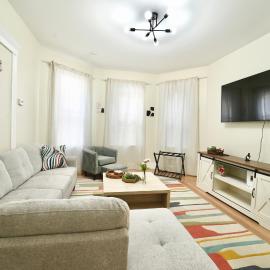 Cozy 4BD2BA Near Boston-Encore-T-Station and Diners