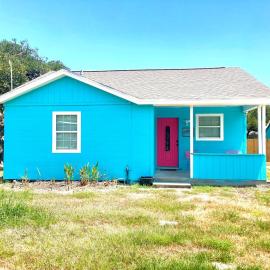 Aqua Bungalow - One mile away from Cove Harbor, hotel in Rockport