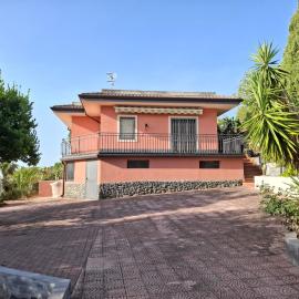 Maison Rosita, hotel Montargano városában