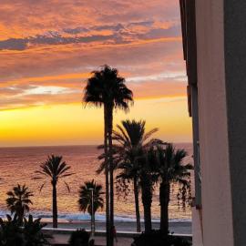 Castell Beach - Sea front - parking - swimming pool