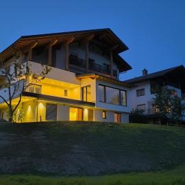 Auszeit Appartement Lesachtal, hotelli kohteessa Liesing