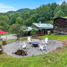 Dogwood Cabin, hotel a Clyde