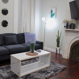 RARE 1BR Apt with Character GREAT Location!, hotel v destinácii Albany