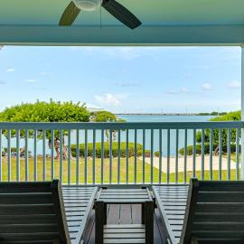 Oceanfront Duck Key Villa: 2 Marinas Steps Away!, hotell i Duck Key