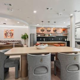 Stylish New Studio DT - Pool, Gym - Rooftop Lounge, Hotel in Houston