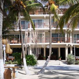 Noah Beach Hotel & Suites, hotell i Mahahual