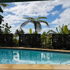 The Niu Haven - 5 Bdrm Home with Pool - A Kidsfirst Apartments Property