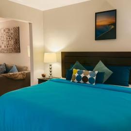 King Bed Suite with Pool and Hot Tub Access