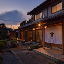 IZA cominca 萬, hotel a Kameoka