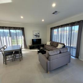 Charming new home in Yanchep, hotel a Yanchep