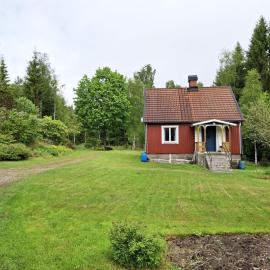 Charming Holiday Home in Forest Idyll near Tosthult, hotel din Lönsboda
