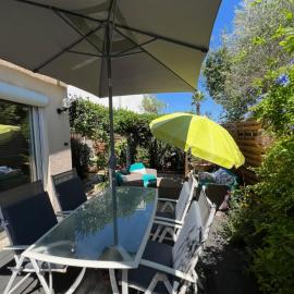 T2 avec jardin, hotel u gradu 'Pérols'