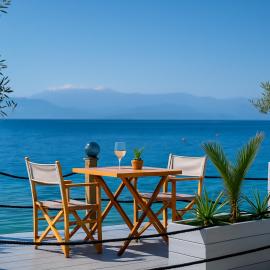 Seafront Karma Luxury - An Escape From Reality, hotel in Kato Gatzea