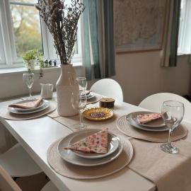 Viesnīca Spacious Coach house - Pet Friendly - Close to sea pilsētā Sītona