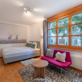 Very Central Lenzerheide Studio with Garage & Smart TV For Relax & Adventure, hotelli kohteessa Lenzerheide