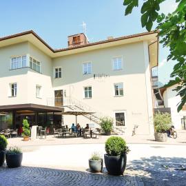 Das Alte Rathaus, hotel em Egna