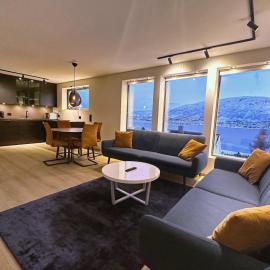 Northstay - Tromsø Aurora Fjord & Mountain View
