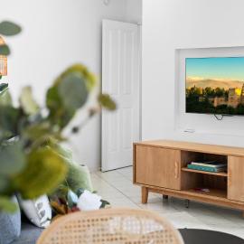 Chic 1-Bed Escape with Parking Bridgeman Downs