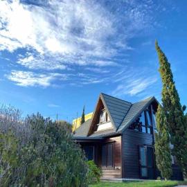 Acogedora Casa de Madera con piscina