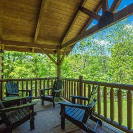 Updated Cabin Mins from Downtown West Jefferson- Hot Tub, Porches, Dogs OK
