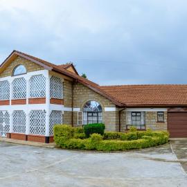 Cozy Highland Private Bungalow in Eldoret, Hotel in Eldoret