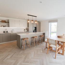 Tai Porth Llechog Bungalow by Birch Stays โรงแรมในAmlwch