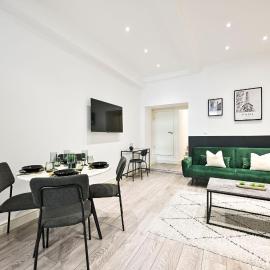 Stylish 1Bed West London Apartment - Near Shops & Tube, hotel u gradu Ealing