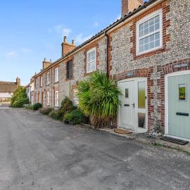 Seven Space - Pilgrims Rest, Cottage in Bacton, hotel Bactonban