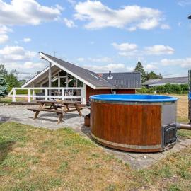 Viesnīca Holiday Home Ylvie - 500m from the sea by Interhome pilsētā Dannemare