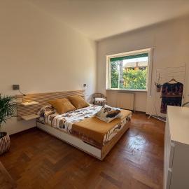 Casa rinnovata con aria condizionata, 500 m dal lungomare, hotel in Viareggio