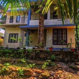 IDAM Homestay Ponmudi, hotel a Kallar-Bridge