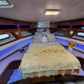 2 Bedroom Yacht Rental, hotel i Cranston