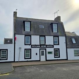 The Pitfour Arms Hotel, hotel i Mintlaw