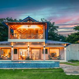 Beachfront Villa with Pool at the Heart of Venao