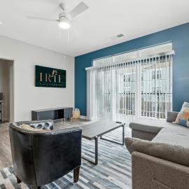 IRIE Living Retreat Kg 2bd Gym Pool Brand New, hotel v destinaci Whitestown
