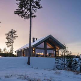 Tiur, stylish new cabin with hot tub, hotel u gradu 'Nesbyen'