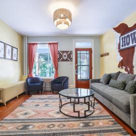 Spacious Broadway Home Downtown Western Modern Charm with parking, hotel a Jim Thorpe
