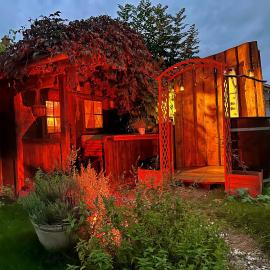 Suite Sinja Erlebnisferienwohnung, hotel u gradu 'Hausham'