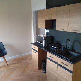 Apartament 2, מלון 