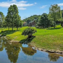 Cozy Cabin Right on the New River in Todd - Easy River Access - Fire Pit