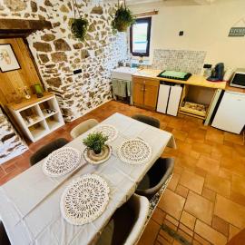 Gîte du NL Ranch, hotel Saint-Marcel-de-Félines városában