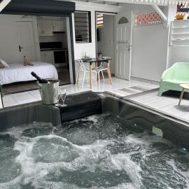 Obuncoeur avec spa, hotel din Le Gosier
