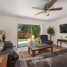 Cozy home near USSSA complex, Viera and Cruise Terminals!, hotel en Rockledge