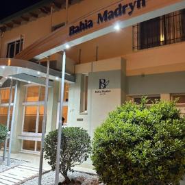 Viesnīca Hotel Bahia Madryn pilsētā Puerto Madrina