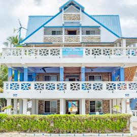 The Sea Front Inn, מלון בפונטה גורדה