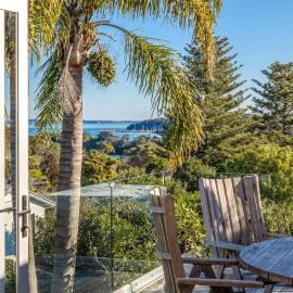 Waiheke Oasis - Your Summer Sanctuary