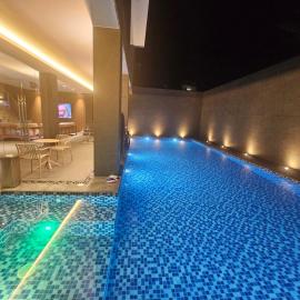 luxury poolvilla second, hotel Pajak városában
