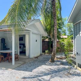 2 Mins from Beach Bliss Cabin Langkawi 2PAX, hotel i Pulau Tepur