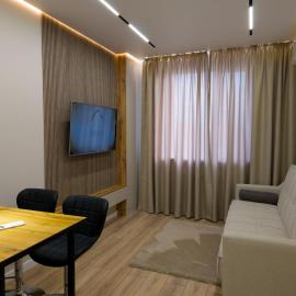 Элитная 1-комнатная квартира в ЖК Куралай, hotel in Kyzylorda